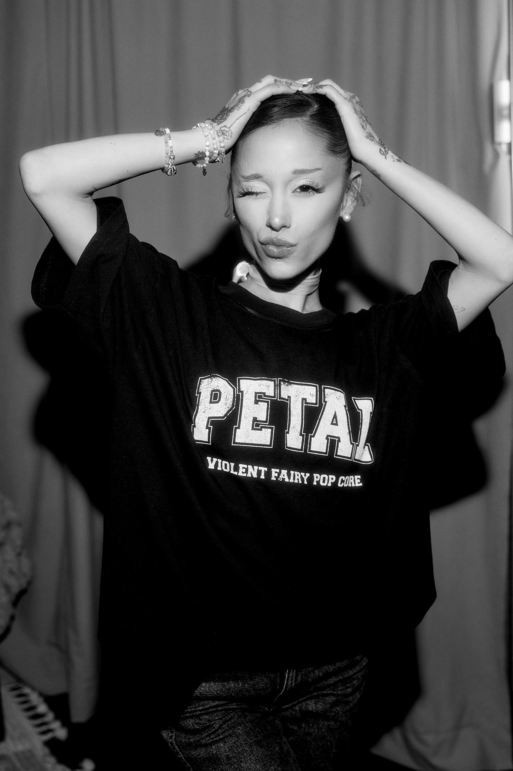 petal core t-shirt (black)